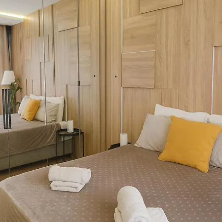 Bw Riverside Apartment *