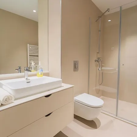 Apartment Bw Riverside