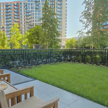 Bw Riverside Apartment *