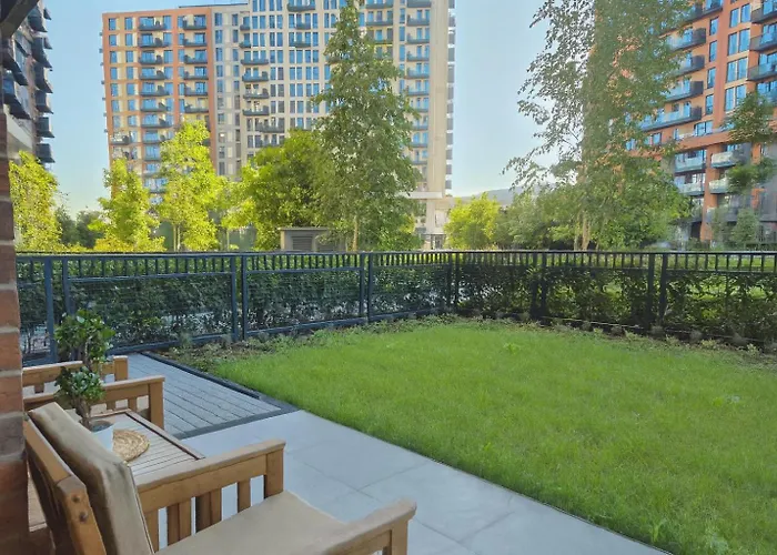 Bw Riverside Apartman *